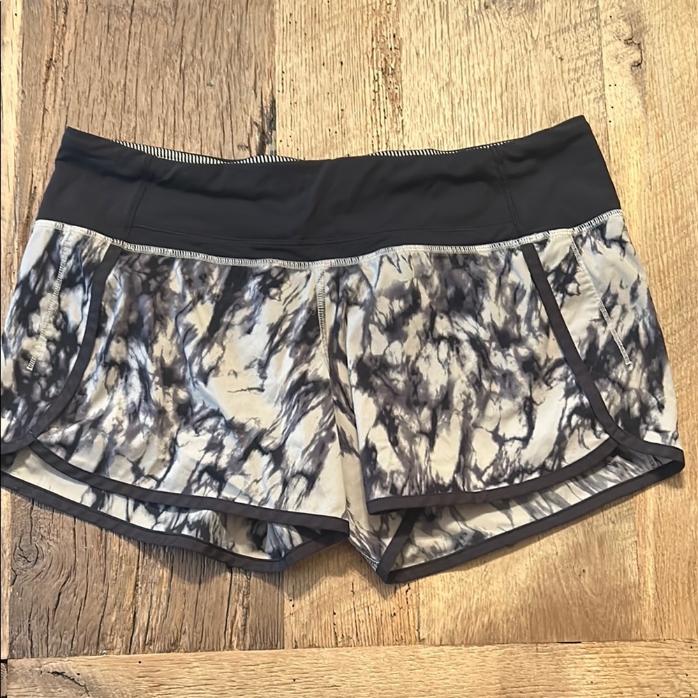 Lululemon Athletica Black and Gray Tie-Dye Athletic Shorts